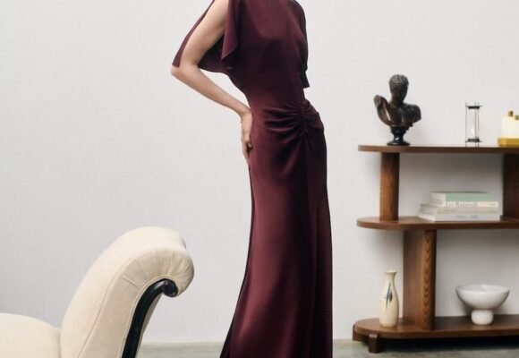 Victoria Beckham Swings to Profit